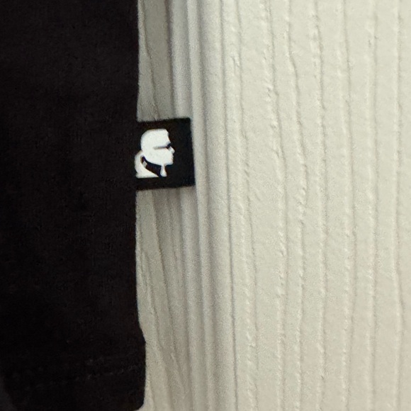 Karl Lagerfeld Black Crew Neck Tee with Fabulous graphic, NEW, Luxury - Picture 5 of 7